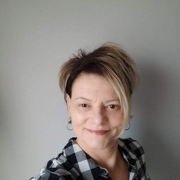 Meet your Posher, Carla - Picture 1 of 1